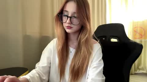 Snapshot of tessiekrenek chatting on May 29, 2026, 3:10 pm Asya online show from May 29, 2026, 3:10 pm