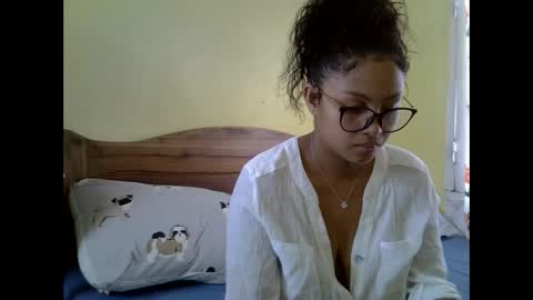 Snapshot of tessmia chatting on March 30, 2026, 6:36 am tessmia online show from March 30, 2026, 6:36 am