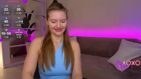 TessaHart online show from November 19, 2025, 2:17 pm