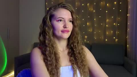 Snapshot of tesssahart chatting on December 21, 2025, 2:57 pm TessaHart online show from December 21, 2025, 2:57 pm