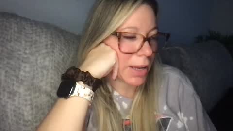 Daphne Summers online show from November 24, 2025, 4:34 am