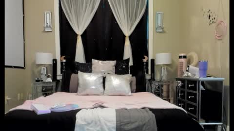 Snapshot of texaspeach69 chatting on February 15, 2026, 10:06 pm peachy online show from February 15, 2026, 10:06 pm