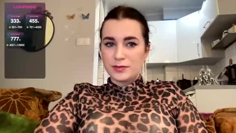 Snapshot of teylor_l chatting on December 20, 2024, 1:11 pm Teylor online show from December 20, 2024, 1:11 pm