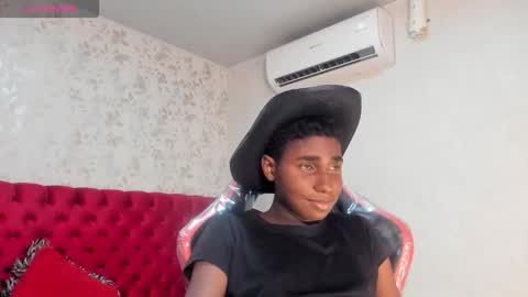 Snapshot of teylor_lovee chatting on February 2, 2026, 9:35 pm teylor_lovee online show from February 2, 2026, 9:35 pm