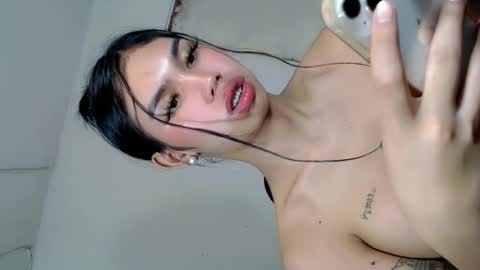 Luna online show from February 4, 2025, 8:49 pm