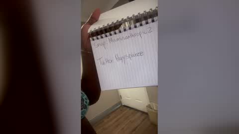 Snapshot of thabrownskintease chatting on March 16, 2026, 4:44 pm thabrownskintease online show from March 16, 2026, 4:44 pm