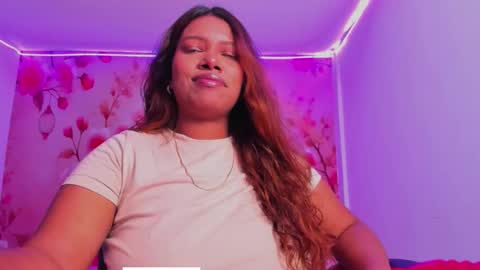 Snapshot of thais_waldrof chatting on September 23, 2025, 3:20 am Andreina online show from September 23, 2025, 3:20 am