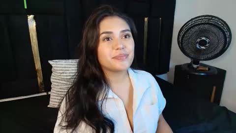 Snapshot of thaisadara24 chatting on March 17, 2026, 9:40 pm T H A I S online show from March 17, 2026, 9:40 pm