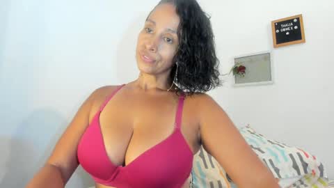 Thalia Gomex online show from April 9, 2026, 8:25 pm