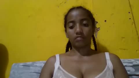 Snapshot of thalia1810 chatting on December 19, 2025, 2:57 pm thalia1810 online show from December 19, 2025, 2:57 pm