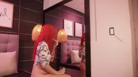 Thalia online show from November 25, 2025, 11:43 am