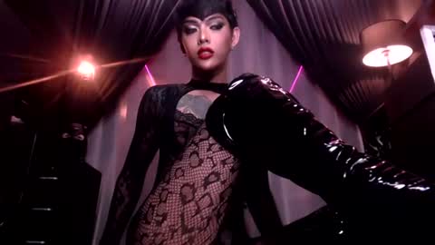 Snapshot of thalia_saint chatting on July 3, 2026, 4:08 am Thalia Saint online show from July 3, 2026, 4:08 am