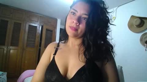 Snapshot of thaliacooper chatting on January 26, 2025, 2:24 am online show from January 26, 2025, 2:24 am