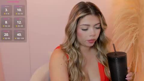 Snapshot of thaliafox_ chatting on March 22, 2026, 6:11 pm Thalia online show from March 22, 2026, 6:11 pm