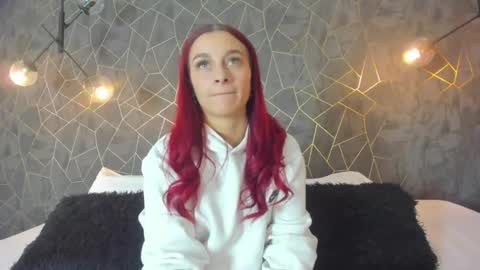 THALIRA ANGELS online show from May 27, 2026, 6:27 pm