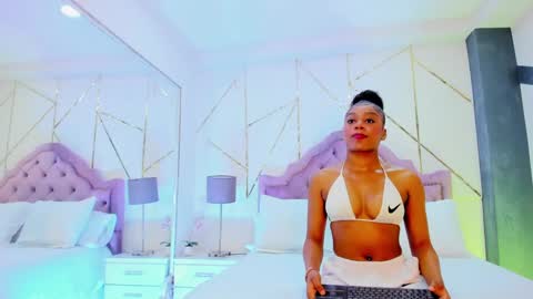 Snapshot of thamara_foxxx chatting on December 3, 2024, 4:25 am Thamara Fox online show from December 3, 2024, 4:25 am