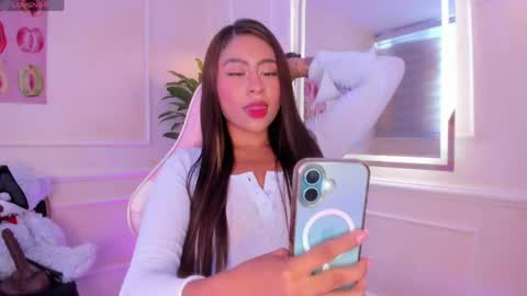 Snapshot of thamaragen_ chatting on April 15, 2026, 6:04 pm tamara gen online show from April 15, 2026, 6:04 pm