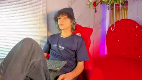 thanier_18 online show from June 20, 2026, 6:33 pm