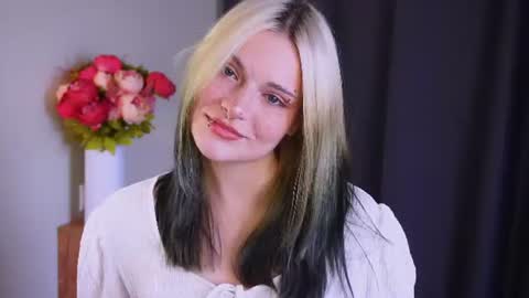 Katty----meow meow  online show from August 8, 2026, 9:11 am