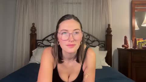 Snapshot of thatfuncouple16 chatting on January 16, 2025, 1:37 am That Fun Couple online show from January 16, 2025, 1:37 am