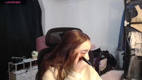   online show from October 9, 2025, 11:41 am