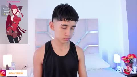 Thayler  online show from November 30, 2025, 12:09 pm