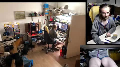 Snapshot of the0archon chatting on November 9, 2025, 9:07 am Michal online show from November 9, 2025, 9:07 am