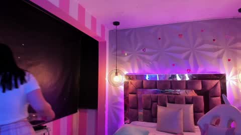 i am Cat  online show from January 3, 2025, 12:43 am