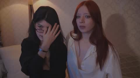 EllaLyn online show from September 17, 2025, 7:59 pm