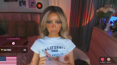 Snapshot of the_enchantressxx chatting on April 25, 2026, 11:46 pm nabi butterfly online show from April 25, 2026, 11:46 pm