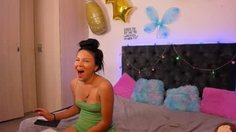 Snapshot of the_galactics_show chatting on January 17, 2025, 2:28 pm Emily - April online show from January 17, 2025, 2:28 pm