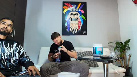 SCOTT  THEO  KAMERON  GENDERSON online show from December 4, 2024, 1:14 am