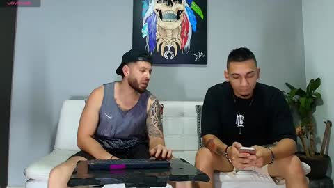 SCOTT  THEO  KAMERON  GENDERSON online show from December 5, 2024, 9:06 pm