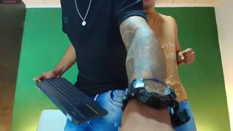 SCOTT  THEO  KAMERON  GENDERSON online show from September 27, 2025, 1:10 am