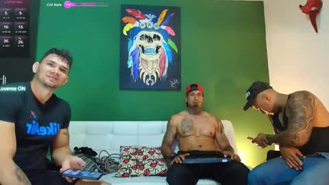 SCOTT  THEO  KAMERON  GENDERSON online show from October 7, 2025, 1:47 am