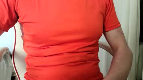 Snapshot of the_hard_baguette chatting on February 18, 2026, 1:29 pm La Baguette dure online show from February 18, 2026, 1:29 pm