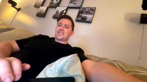 Snapshot of the_hundreds chatting on September 15, 2025, 4:45 am the_hundreds online show from September 15, 2025, 4:45 am