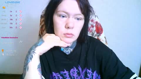 Snapshot of the_ice_owl chatting on October 10, 2025, 4:00 am the_ice_owl online show from October 10, 2025, 4:00 am