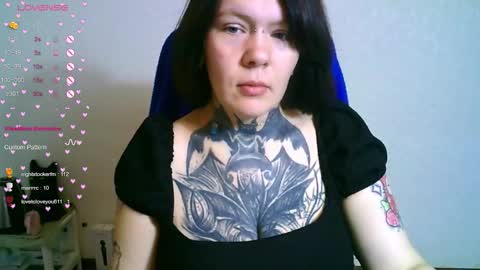 Snapshot of the_ice_owl chatting on October 27, 2025, 5:11 am the_ice_owl online show from October 27, 2025, 5:11 am