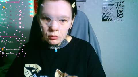 Snapshot of the_ice_owl chatting on November 15, 2025, 9:06 am the_ice_owl online show from November 15, 2025, 9:06 am