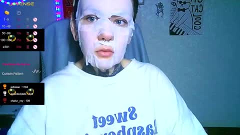 Snapshot of the_ice_owl chatting on December 1, 2025, 3:11 am the_ice_owl online show from December 1, 2025, 3:11 am