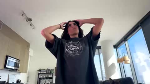 Snapshot of the_isa_bella chatting on December 20, 2025, 7:21 pm the_isa_bella online show from December 20, 2025, 7:21 pm