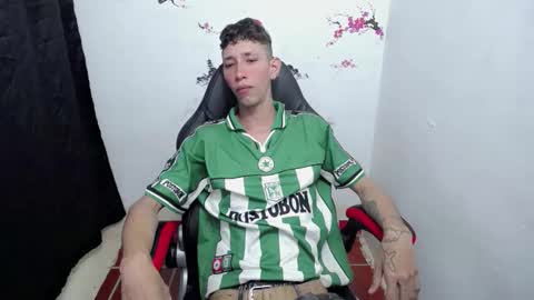 the_latin_boy02 online show from November 3, 2025, 1:34 pm