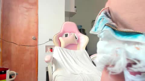 Snapshot of the_queen_aleja chatting on February 19, 2026, 1:18 pm IGAleja queen1 online show from February 19, 2026, 1:18 pm