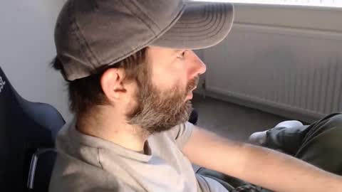 Snapshot of the_sensual_masturwait chatting on December 18, 2025, 8:42 am the_sensual_masturwait online show from December 18, 2025, 8:42 am