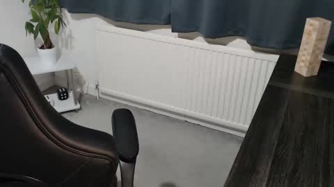 Snapshot of the_sensual_masturwait chatting on January 6, 2026, 8:34 pm the_sensual_masturwait online show from January 6, 2026, 8:34 pm