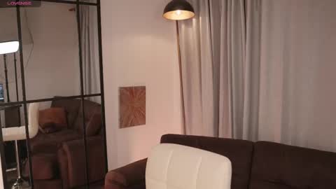 Snapshot of thea_ome chatting on October 1, 2025, 11:00 pm Thea online show from October 1, 2025, 11:00 pm