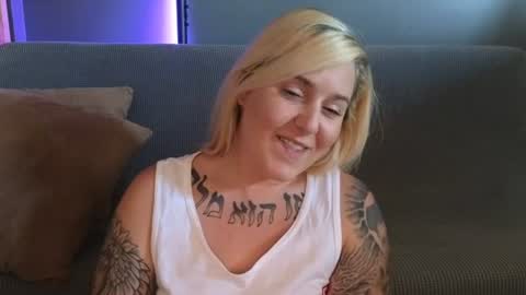 theauroramae -  online show from June 19, 2026, 8:01 pm