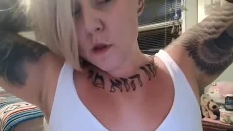 theauroramae -  online show from August 3, 2026, 4:22 am