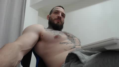 Snapshot of thebestmuscles chatting on February 3, 2026, 9:31 pm John online show from February 3, 2026, 9:31 pm